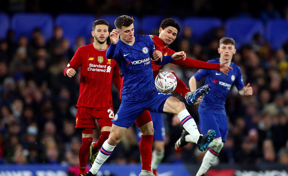 佐拉：当年有幸和马拉多纳一起练习任意球，让我能力明显提升